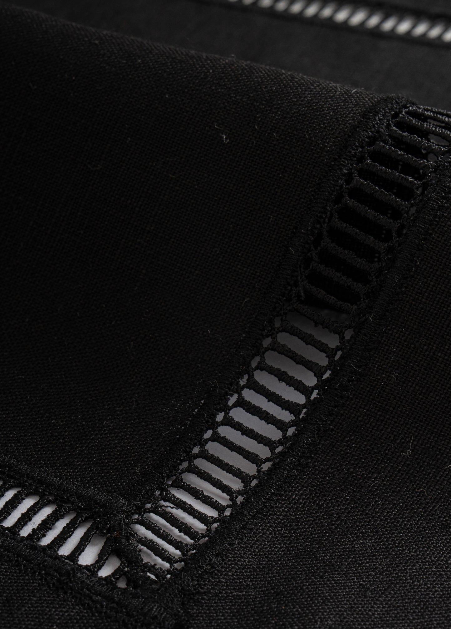 Pure Linen Midnight Runner