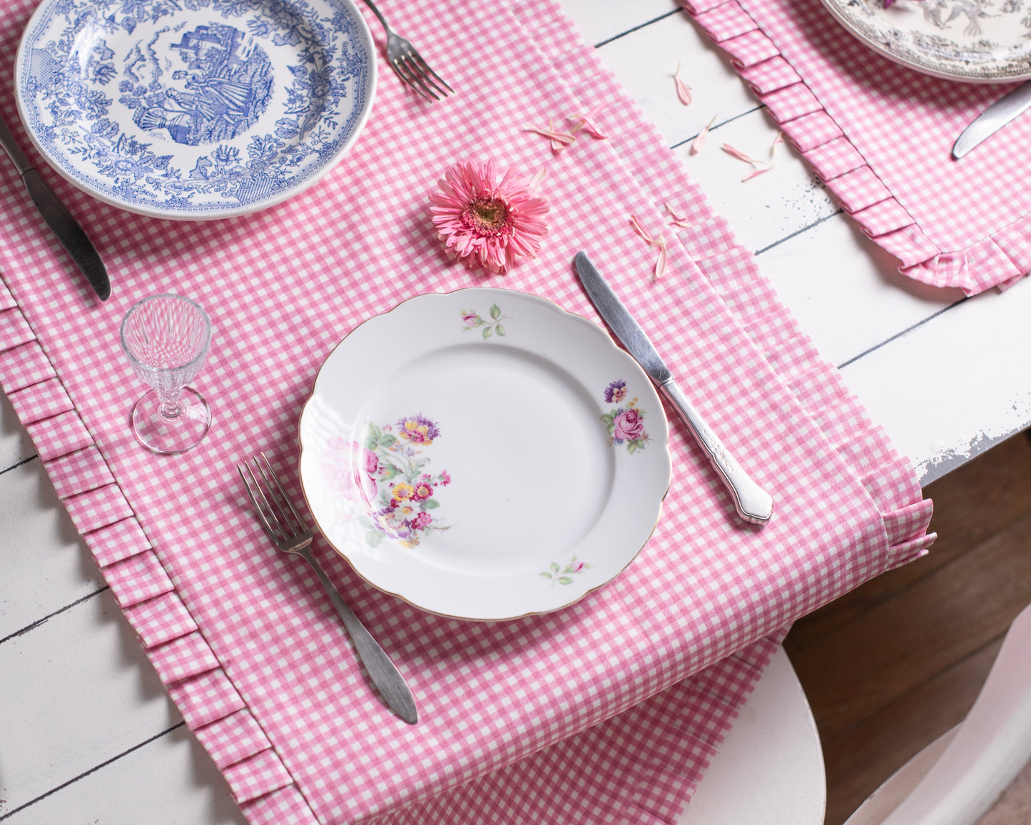 Pink Barbie Runner - LEA Home Stories International