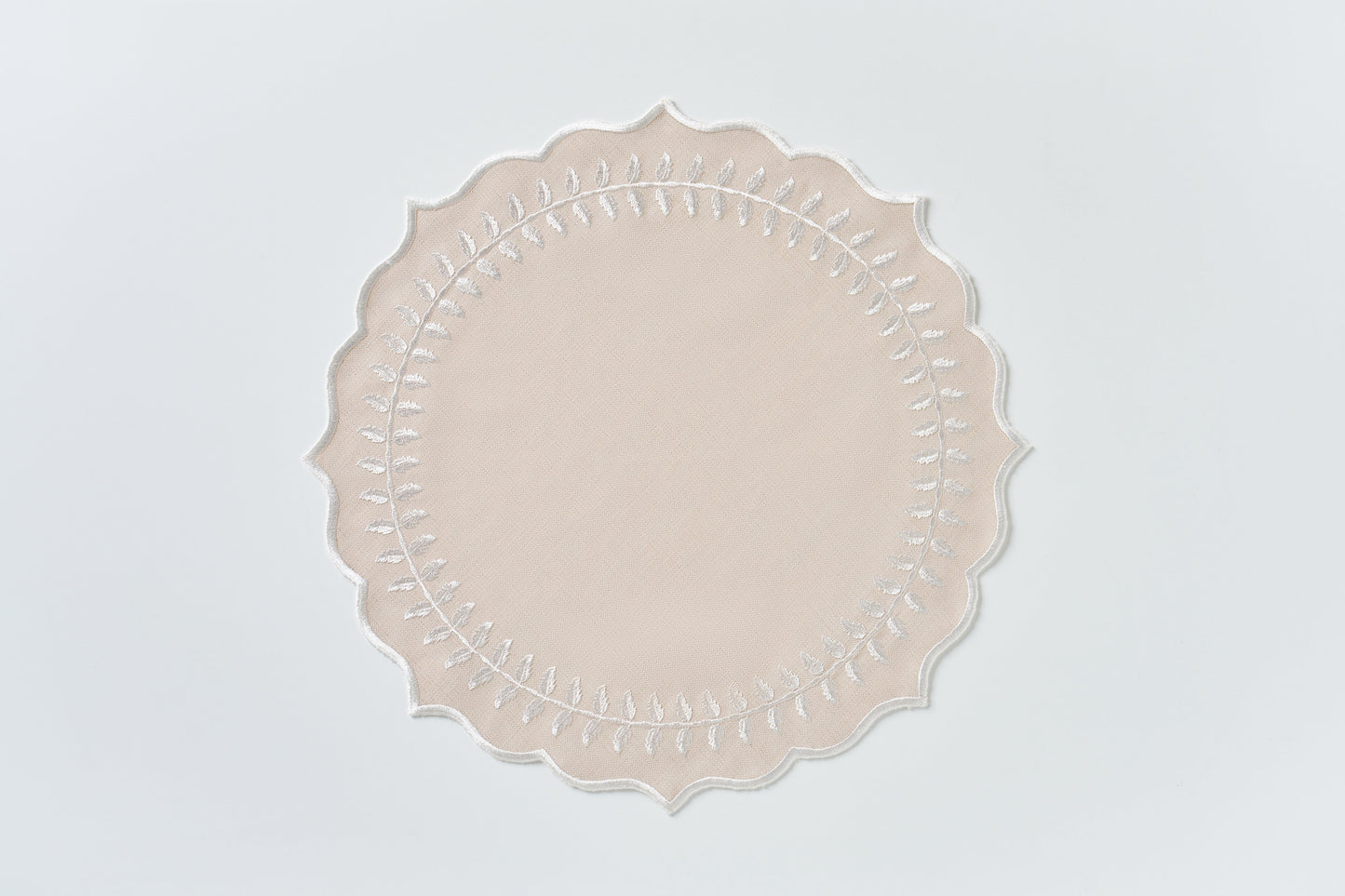 Leaf Beige Round Placemat - LEA Home Stories International