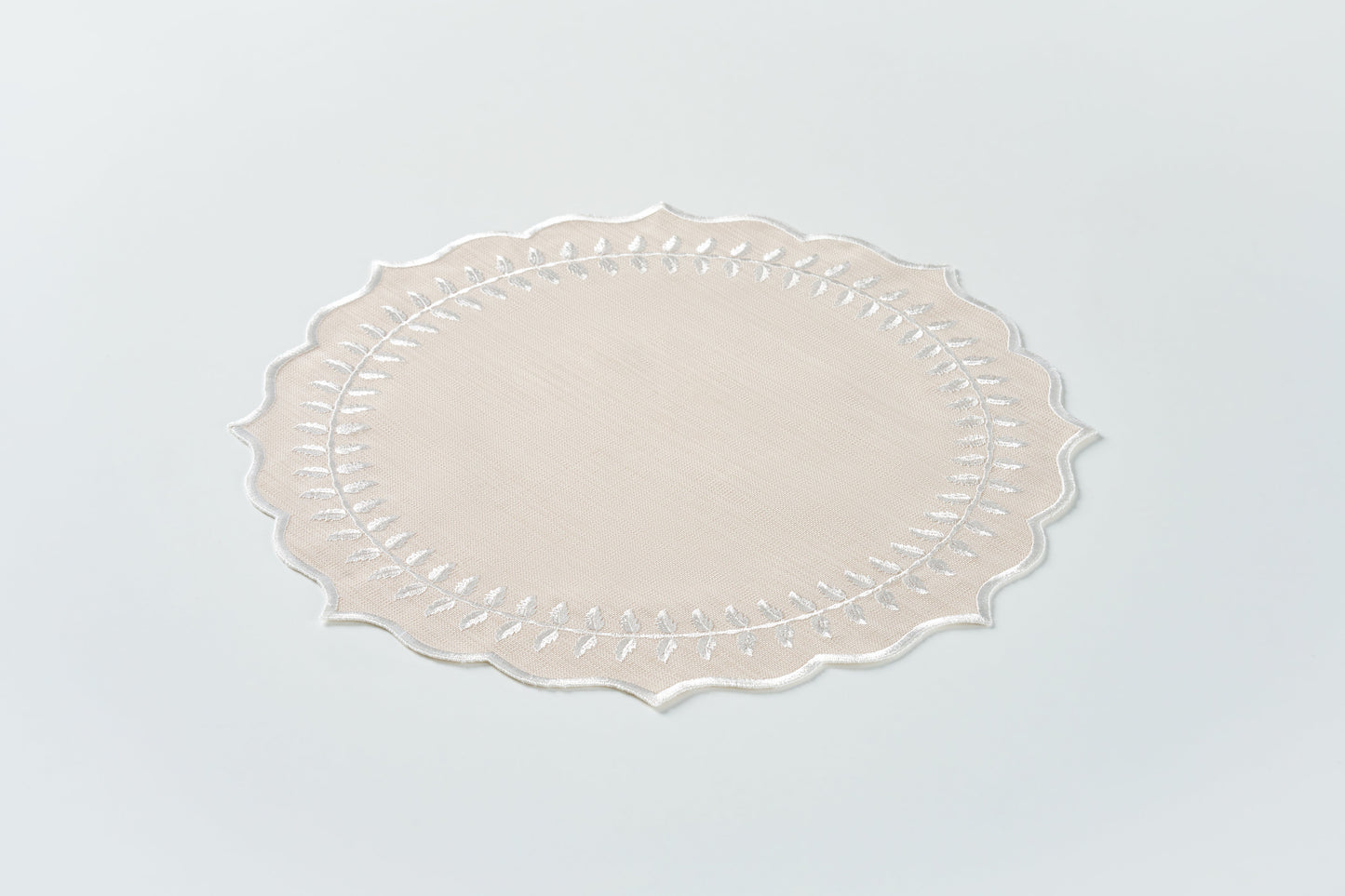 Leaf Beige Round Placemat - LEA Home Stories International
