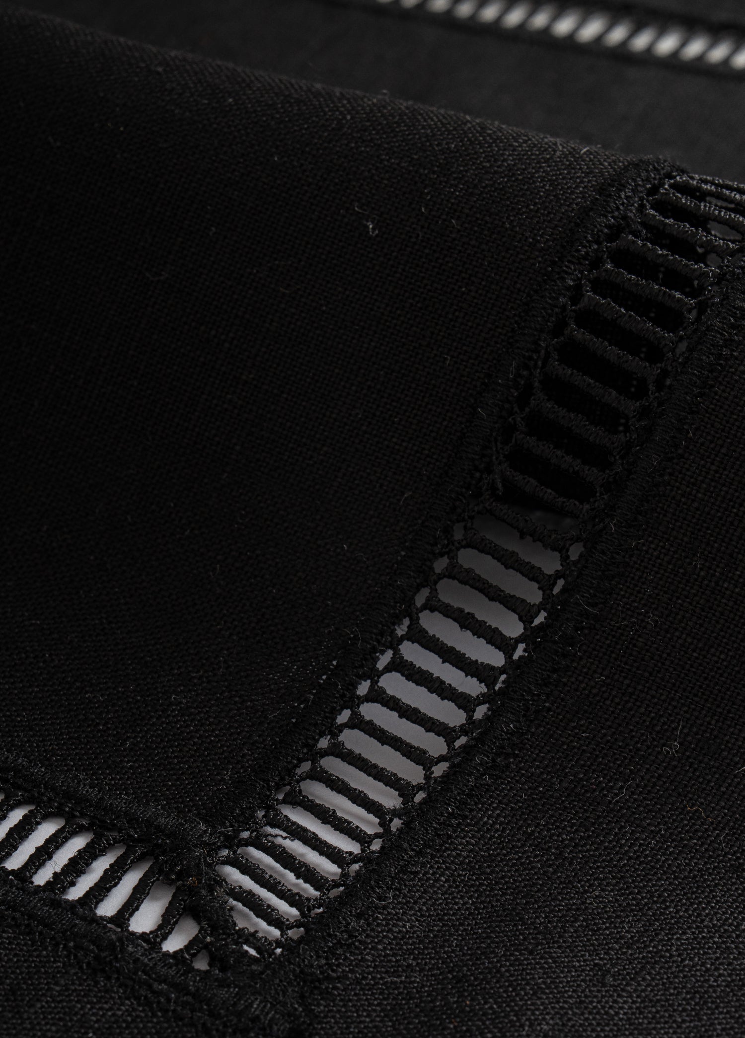 Pure Linen Midnight Runner