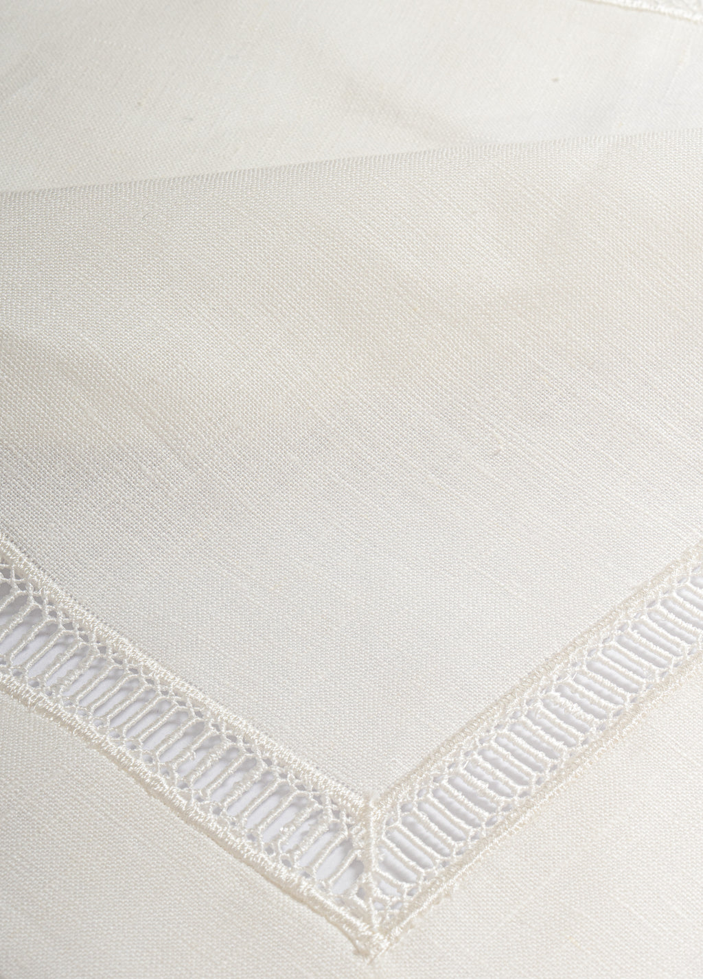 Pure Linen Midday Runner