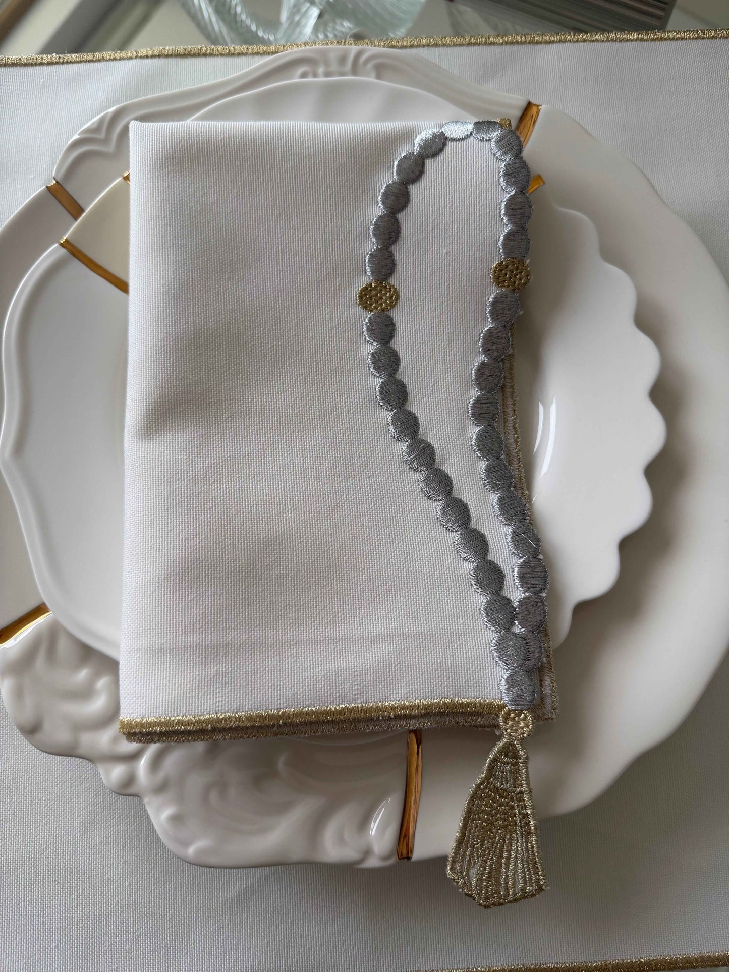 Ramadan Crescent Tassel Set – 4 Placemats & 4 Napkins