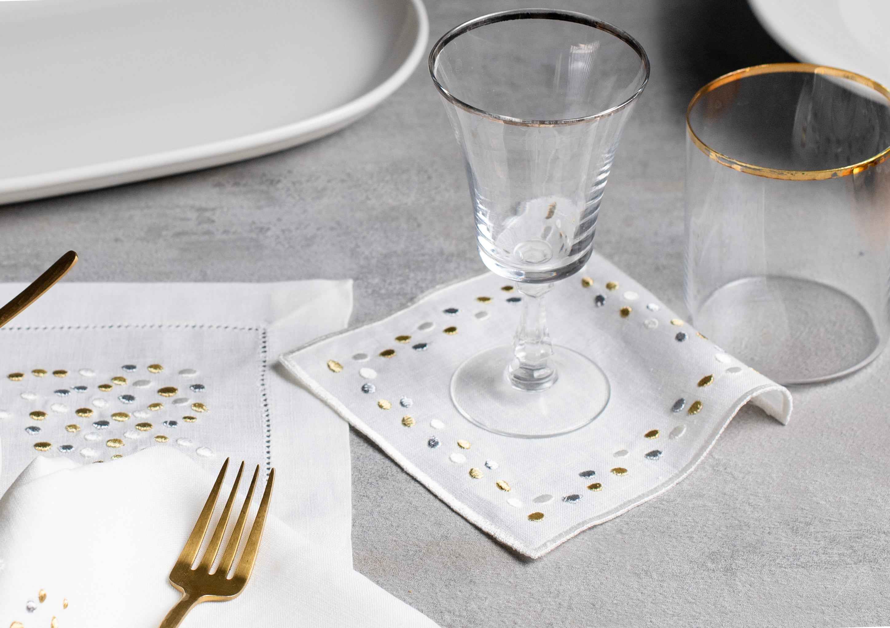 Pure Linen Pebble Collection  Set of 2 (2 Placemat , 2 Napkins, 2 cocktail napkins)
