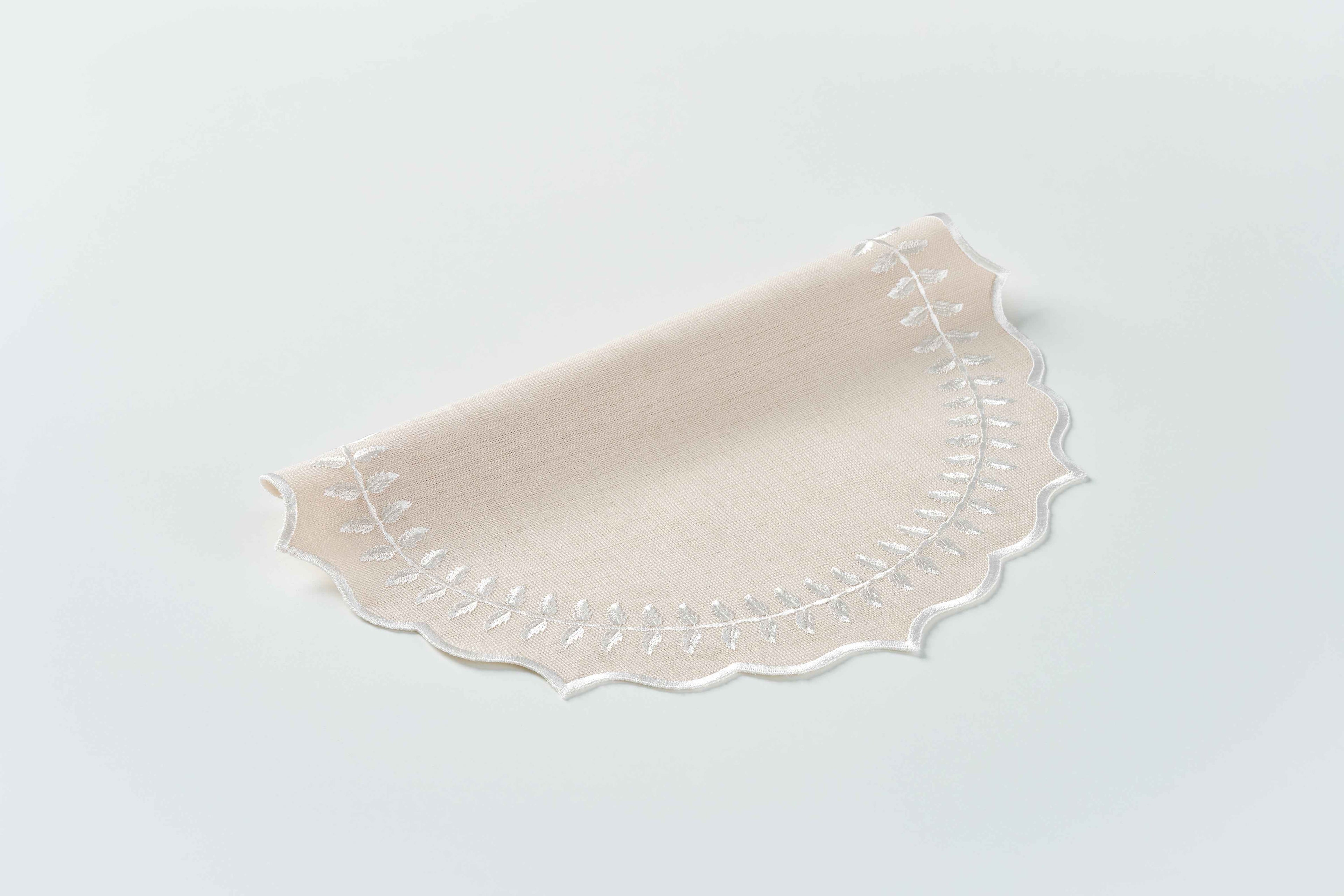 Leaf Beige Round Placemat